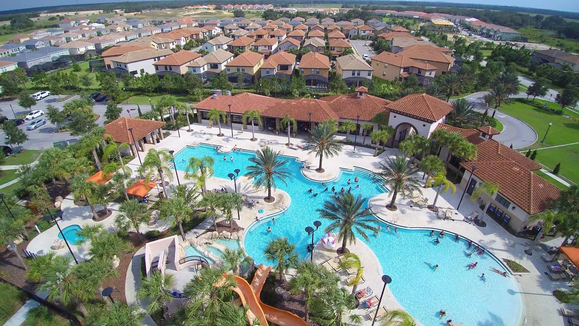 Home W Pool Game Room In Resort W Clubhouse Davenport 0*,
