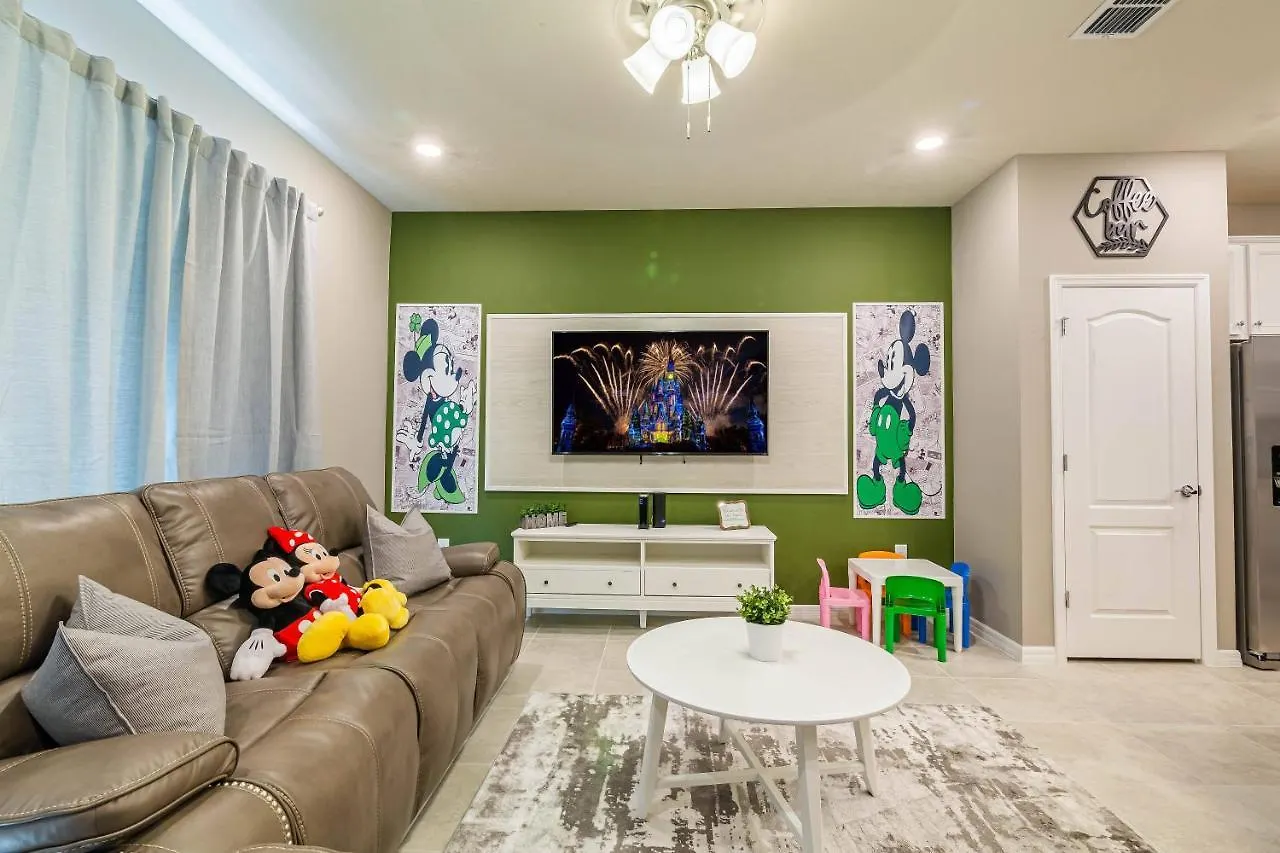 Home W Pool Game Room In Resort W Clubhouse Davenport United States